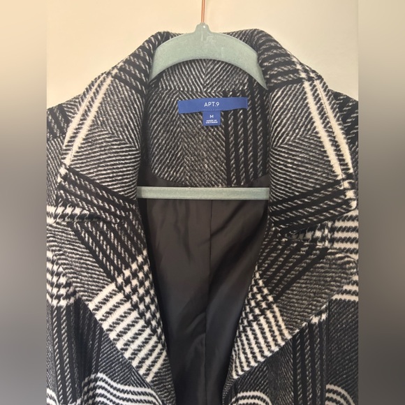 Apt. 9 Like New Black and White Checkered Coat, Medium - Picture 2 of 6
